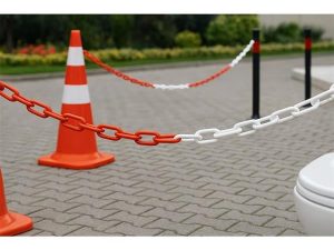 PLASTIC CHAIN RED WHITE 6MM MT